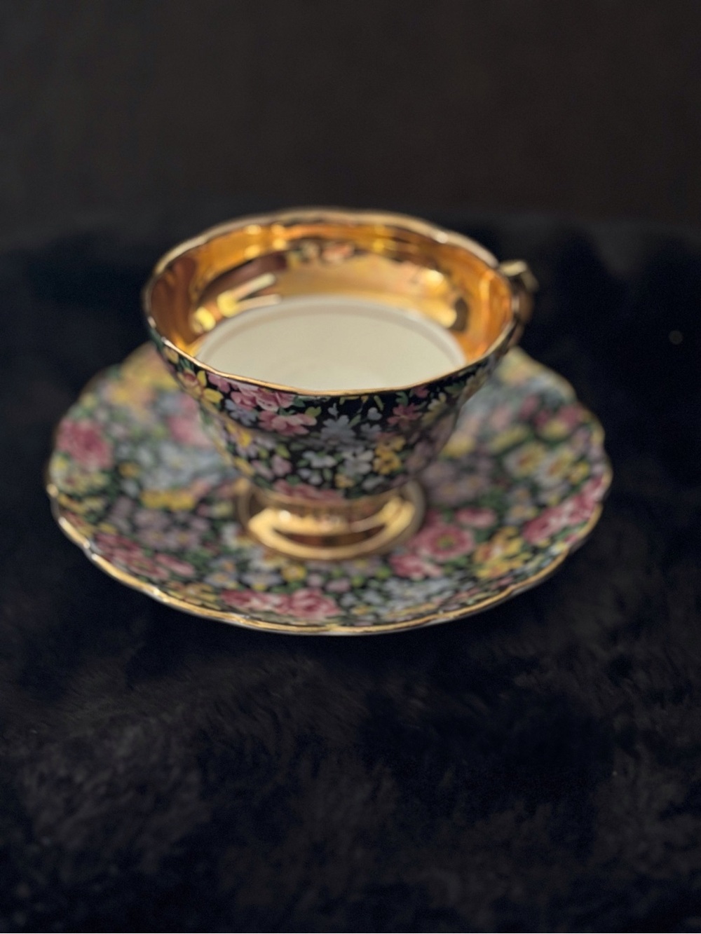 Vintage Rosina Floral Chintz Teacup & Saucer - Picture 2 of 13
